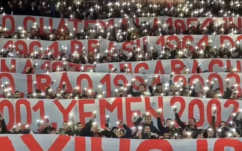 Em ato pela paz, torcida sérvia relembra intervenções dos EUA em todo o mundo; assista (1)