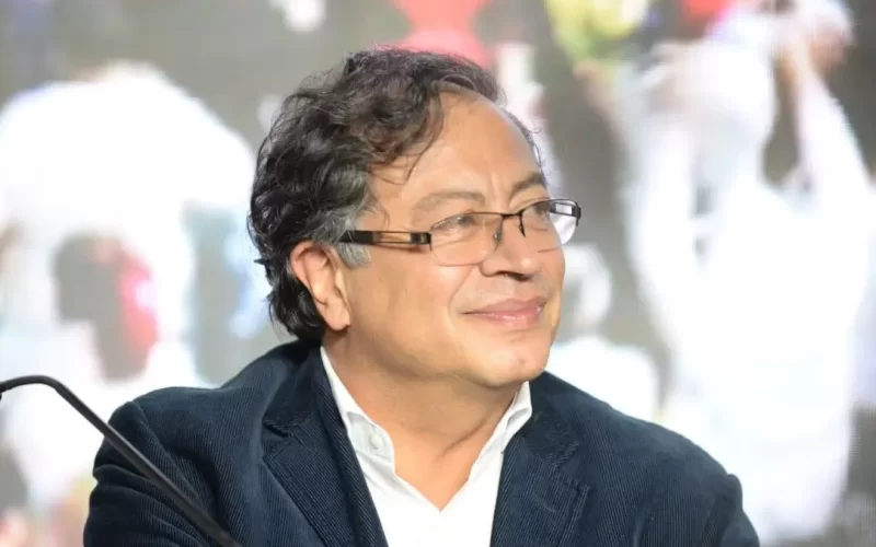 Quantos morreram para que chegássemos aqui, questiona Petro em discurso de vitória